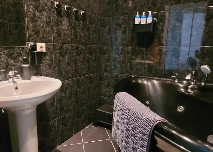 Big In The Heart Of *